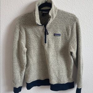 Patagonia Men's Cream and Navy Pile Fleece Quarter Zip